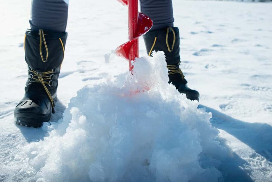 Levi: Arctic Ice-Fishing Experience - From the Polar Star Travel office to a quiet village walk