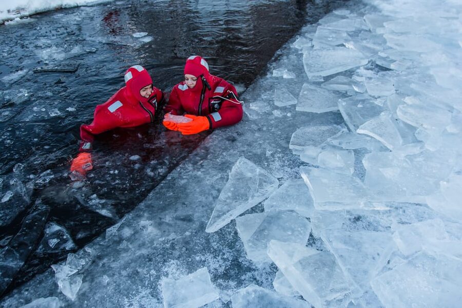 Levi: Arctic Ice Floating Adventure - Should you book Levi Arctic Ice Floating with Safartica?
