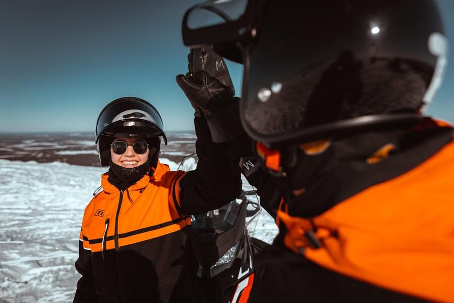 Levi: Full Day Snowmobile Safari to Wilderness - Your Levi snowmobile safari day: 6 hours with real time moving
