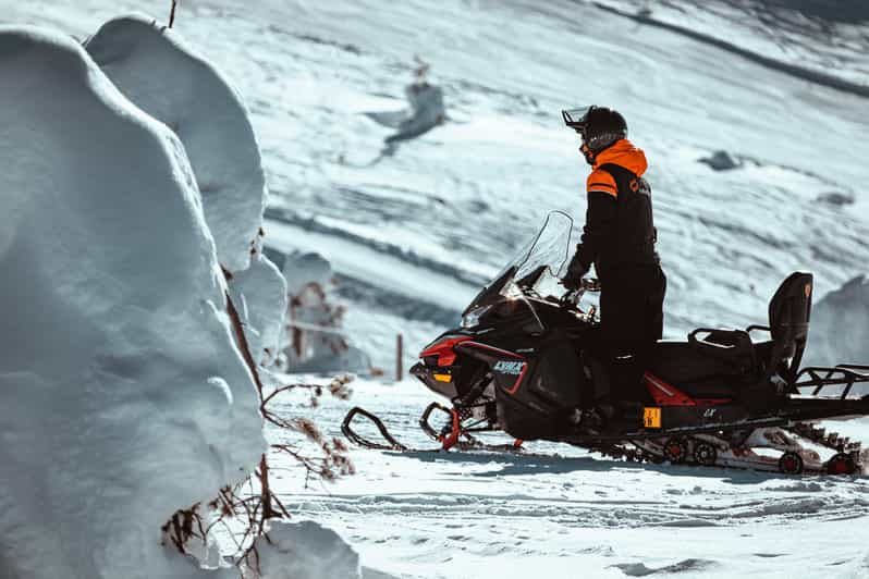 Levi: Full Day Snowmobile Safari to Wilderness - Safety briefing and snowmobile instructions: how you get comfortable