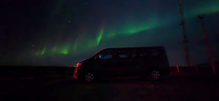 Levi: Northern Lights by Minivan with hot drinks and snacks - Chasing the Northern Lights beyond Levi’s light pollution