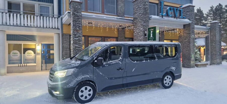 Levi: Northern Lights by Minivan with hot drinks and snacks - What the minivan setup gets right (and why it feels worth $116)