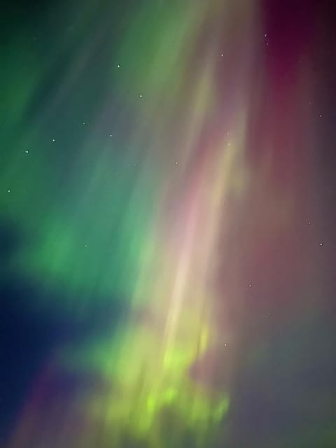 Levi: Northern Lights in Peace and Privacy - by Private Lake - Why max 8 people makes aurora time feel calmer