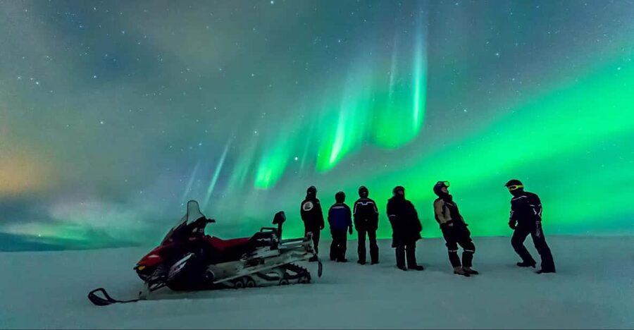 Levi: Northern Lights Snowmobile Safari and Campfire Picnic - Why this Levi Northern Lights snowmobile safari feels different after dark