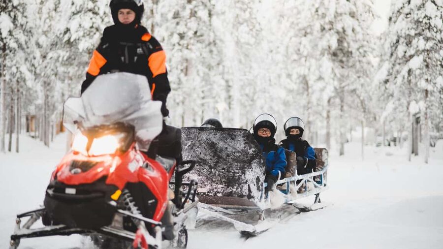 Levi: Snowmobile Safari to the Levi Nature - The 105-minute Levi snowmobile safari: what you do, where you pause
