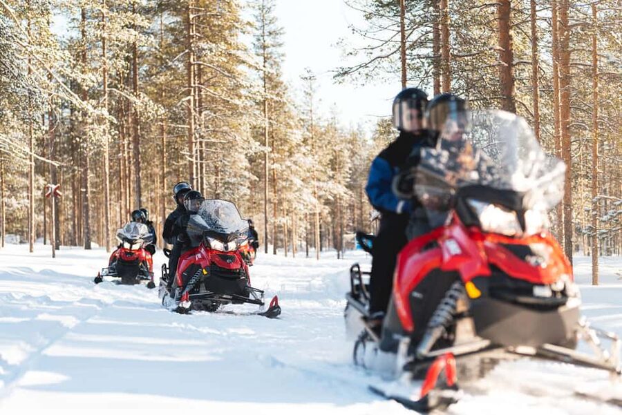Levi: Snowmobile Safari to the Levi Nature - Thermal clothing and the safety briefing that actually helps