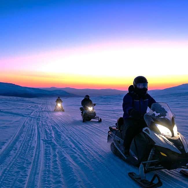 Levi: Twilight Snowmobile Safari & Stargazing Experience - Why this twilight snowmobile safari works in Levi