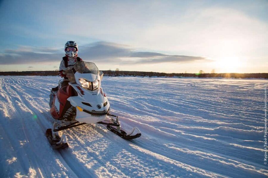 Levi: Twilight Snowmobile Safari & Stargazing Experience - The ride itself: twilight forests, frozen water, and real distance