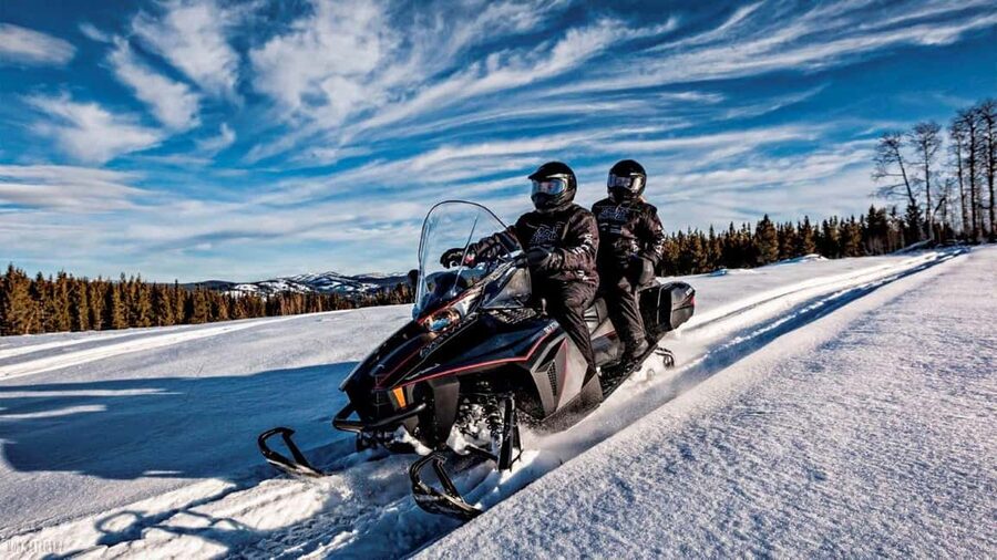 Levi: Twilight Snowmobile Safari & Stargazing Experience - Cabin warmth: hot drinks, cookies, and the telescope