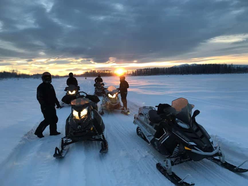 Levi: Twilight Snowmobile Safari & Stargazing Experience - Getting there, from pickup to the start of the ride