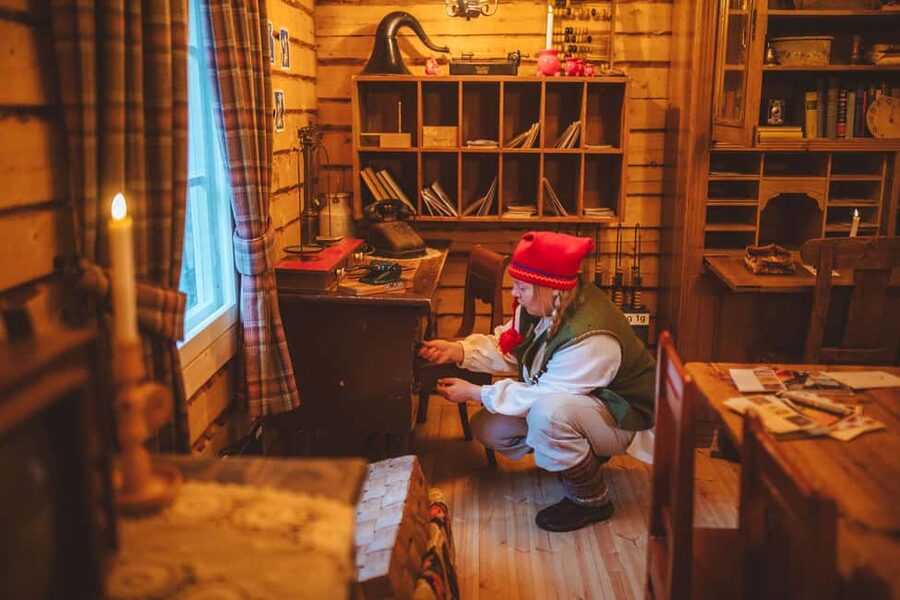 Magical Private Santa Visit, Reindeer Ride & Elf Workshops - Hot drinks, snacks, and the comfort factor that helps families enjoy it