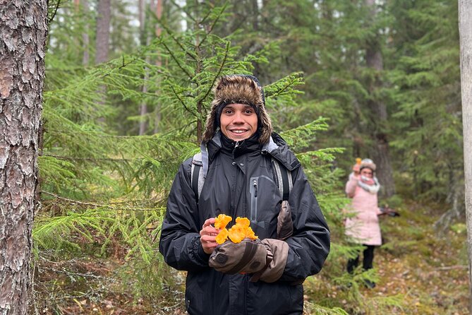Mushroom Hunting in a National Park - Liesjärvi National Park foraging: how the guide keeps you focused and safe