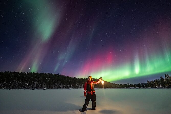 Northern Light Hunt with Photography from Rovaniemi - Photography with the guide: included shots, phone help, and better results