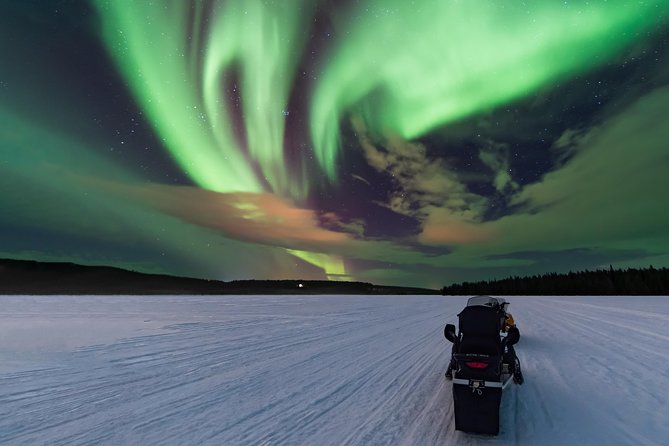 Northern Lights Hunting with Snowmobiles - From Pekankatu 4 to the first lights window