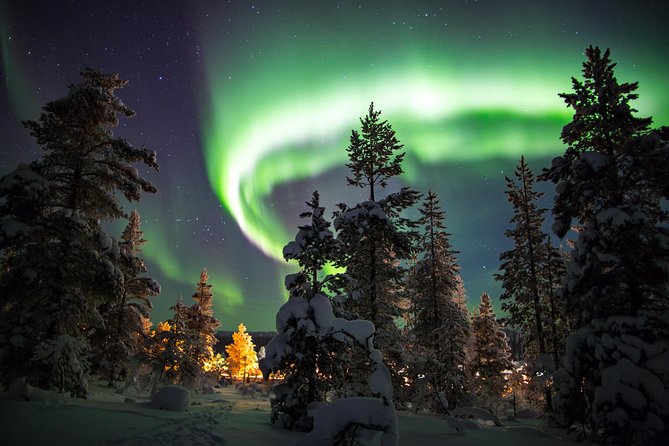 Northern Lights Hunting with Snowmobiles - What group size feels like when you are outside in the cold