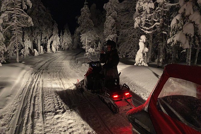 Northern Lights Night by Snowmobile (private tour) - Rovaniemi at 7:30 pm, when the night hunt starts
