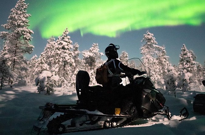 Northern lights safari by snowmobile - Guide quality: the difference between chaos and a well-run night