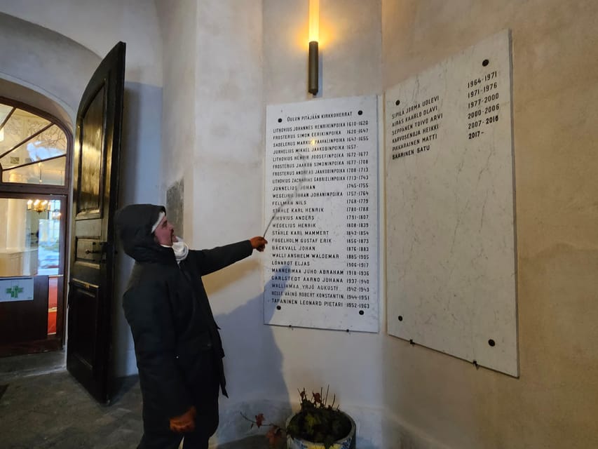 Oulu: City Tour - The guided rhythm: info stops, sightseeing, and time to ask
