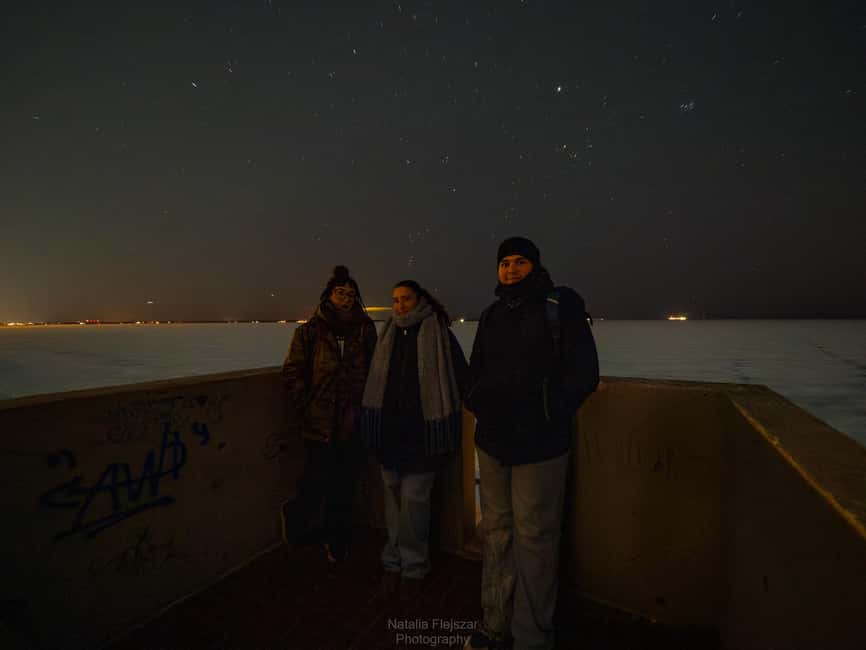 Oulu: Guided Night Walking Tour with Northern Lights Hunting - Finding your footing at Oulu market square, Tori Poliisi