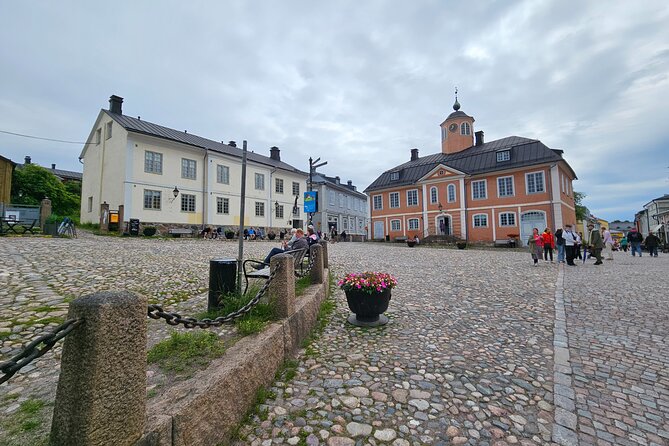 Porvoo Old Town & Riverside Heritage Guided Tour from Helsinki - Vanha Kappalaisentalo gallery: small time, good atmosphere