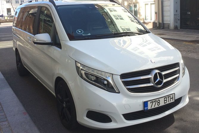 Private Arrival Transfer from Rovaniemi Airport or Train Station - When the Driver Helps With Luggage, It Changes the Day