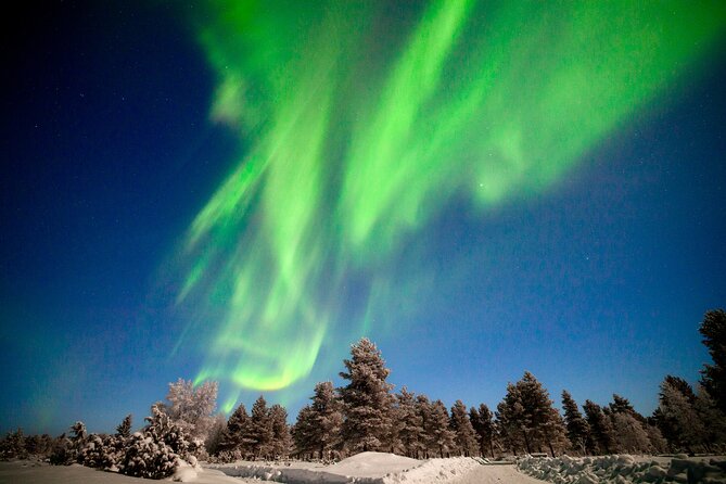 Private Group: Northern Lights Hunt 4x4 SUV with Aurora guarantee - Price in real terms: $324.41 per person for 4 to 5 hours
