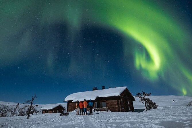 Private Group: Northern Lights Hunt 4x4 SUV with Aurora guarantee - Logistics that make or break a winter night