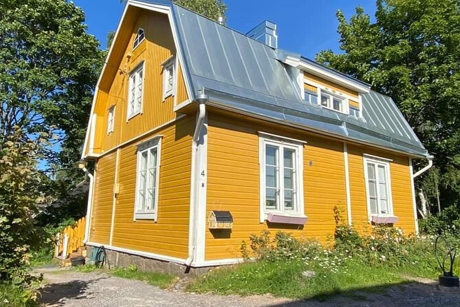 Private Helsinki Tour Highlights & Visit Porvoo City 1346 - Stop 7: Esplanadi Park and Local Market Time That Feels Like Real Helsinki