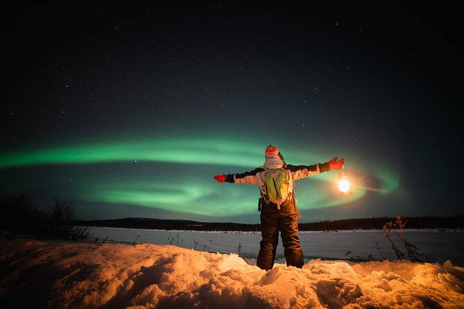 Private Northern Lights photography tour in Rovaniemi - Getting picked up, geared up, and ready before you even see the sky