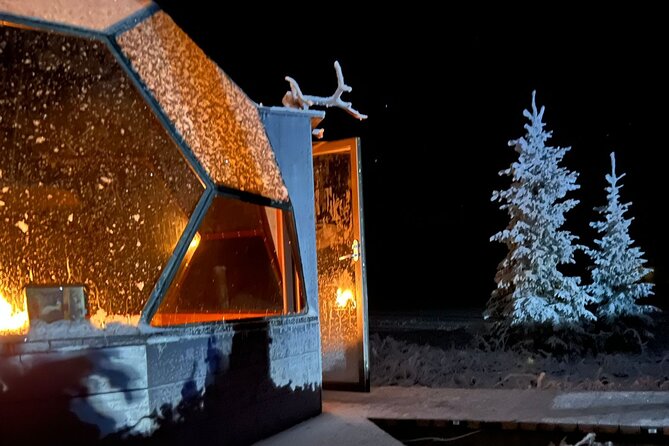 PRIVATE Party dinner in a Glass Igloo Under Northern Lights - Private Glass Igloo Dinner Over a Frozen Lake in Rovaniemi
