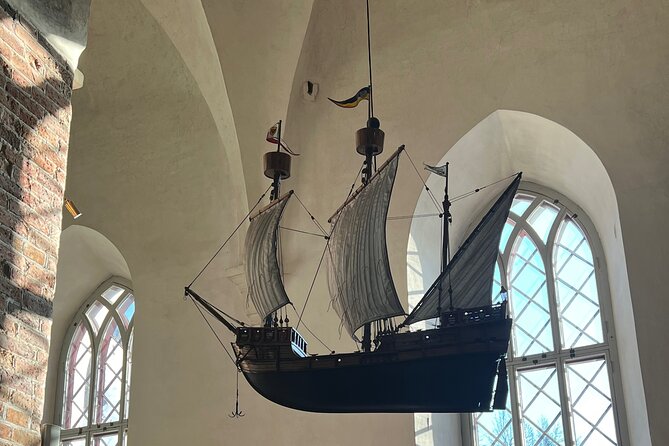 Private Porvoo Tour by Car from Helsinki or Airport - Porvoo Cathedral in 15 minutes: history, architecture, and what to look for
