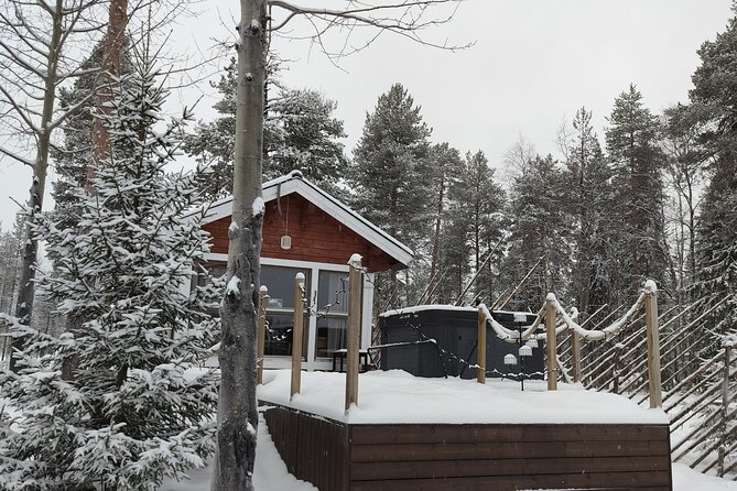 Private tour: Lappish evening (sauna, jacuzzi and dinner) - Private means calm, not chaos