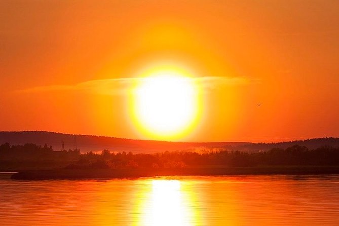 Private Traditional Lakeside Sauna with Midnight Sun - Why a 9 pm Rovaniemi sauna feels different than daytime heat