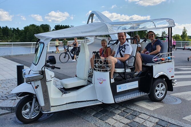 Private TukTuk guided tour in Helsinki 1,5 hours - A 1.5-hour private TukTuk loop for Helsinki highlights