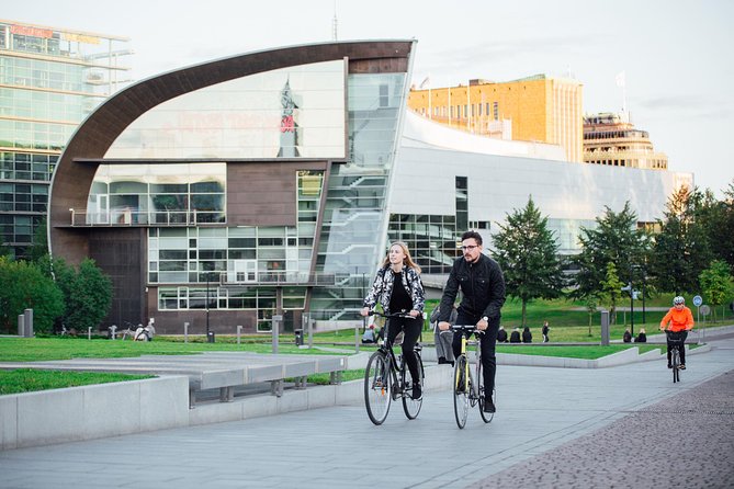 Private VIP Guided Helsinki City Tour - VIP pickup that turns transit time into sightseeing time