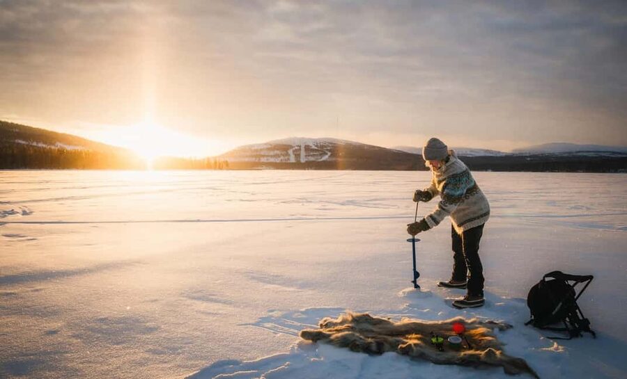 Pyhä: Ice Fishing Experience at Frozen Lake - Pyhäjärvi Lake in winter, where calm becomes the activity
