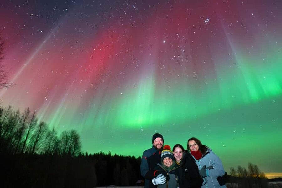 Rovaniemi:%100 Money Back Guarantee Northern Lights Hunting - VIP comfort: why the heated minibus is more than a luxury