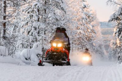 2-Hour Snowmobiling Experience
