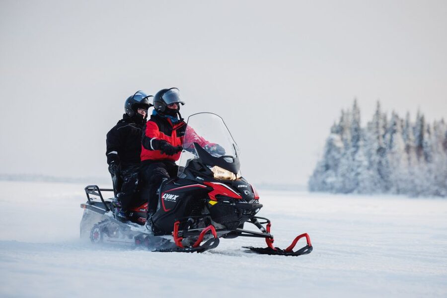 Rovaniemi: 3-Hour Snowmobile Safari in Lapland - Turning the Controls: Shared Sleds and Taking Turns Driving