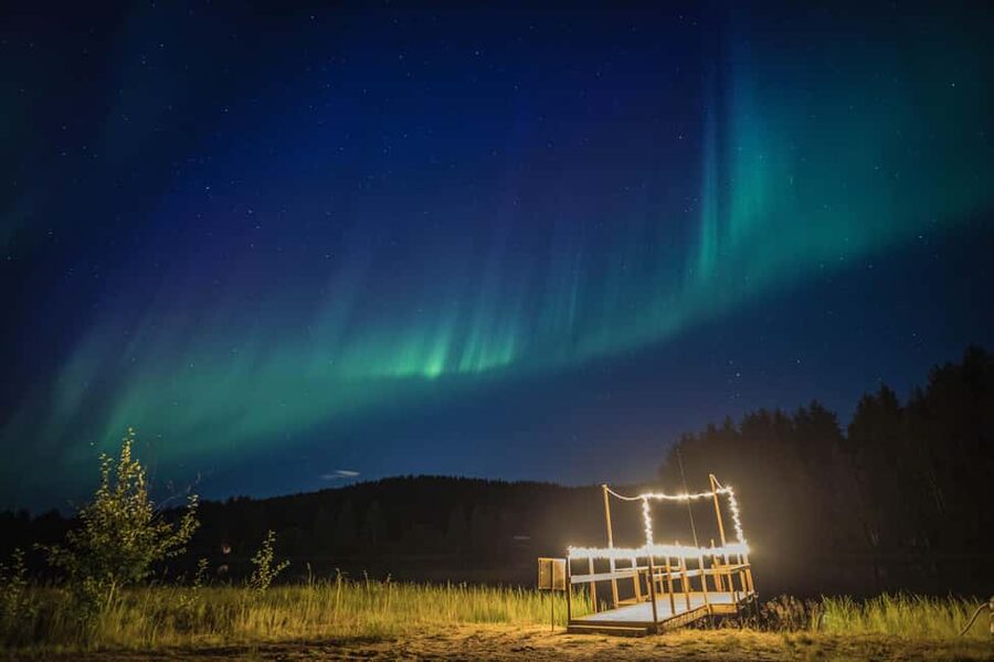 Rovaniemi: Arctic Ice Floating and Northern Lights Tour - The thermal suit: why you can stay dry and focus on the sky