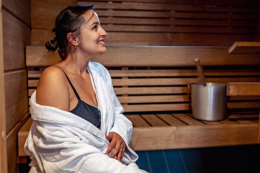 Rovaniemi: Arctic SnowHotel Tour and Snow Sauna Experience - Who this tour suits best, and who should think twice