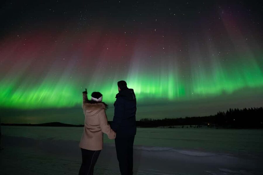 Rovaniemi: Aurora Hunt - Free Photos, 100% Guaranteed Refund - Real-Time Aurora Chasing Near Rovaniemi