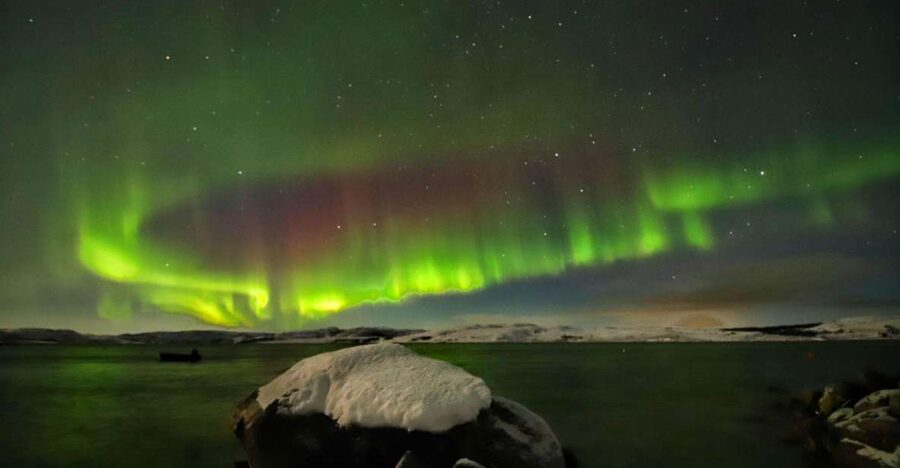 Rovaniemi: Aurora Hunting Photography Tour(98% Success Rate) - Door-to-door pickup and a max 8 person van ride