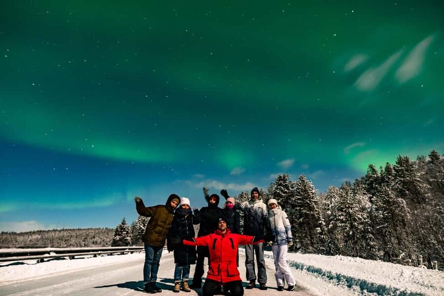 Rovaniemi: Aurora Hunting Photography Tour with BBQ Snacks - Should you book this Aurora Hunting Photography Tour with BBQ Snacks?