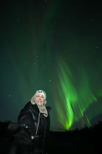 Rovaniemi: Coffee under Northern Lights & Professional Photo - Forecast-led Northern Lights Chasing From Rovaniemi