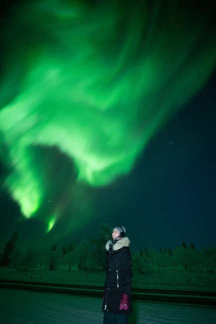 Rovaniemi: Coffee under Northern Lights & Professional Photo - The Aurora Chase Stops, Waiting Hot and Moving Fast