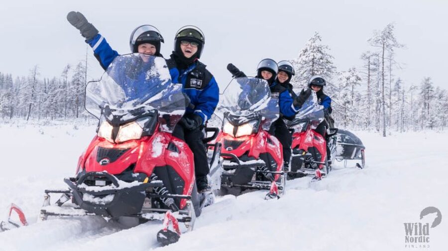 Rovaniemi: Easy Snowmobile Safari - Driving Setup: Two Adults Per Snowmobile (and Single Rider Options)