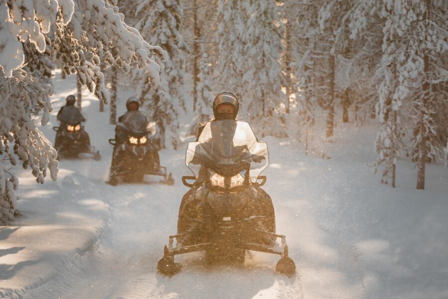 Rovaniemi: Electric Snowmobile Safari Tour with Ice Fishing - Electric snowmobile safari on Lake Lehtojärvi, silent power on real snow