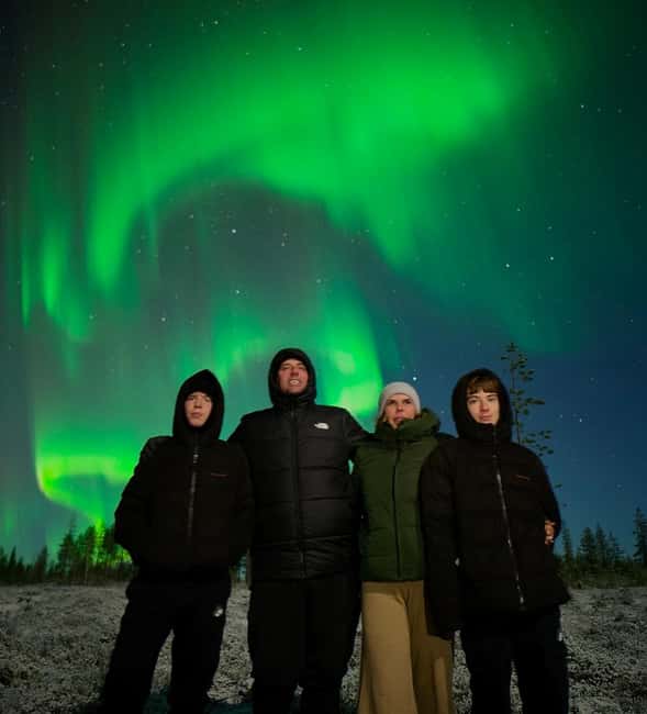 Rovaniemi: Family-Friendly Northern Lights Tour - Leaving City Lights for Better Chances