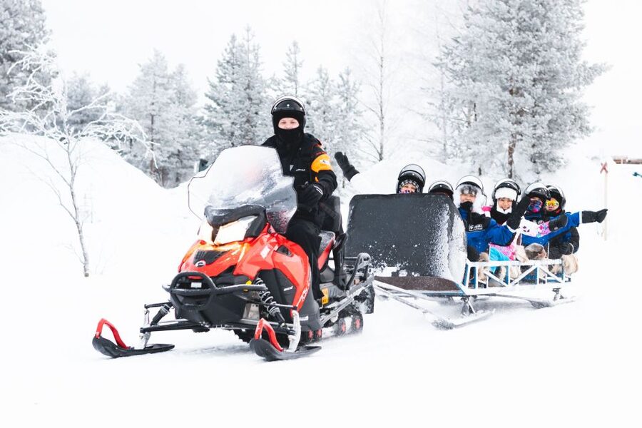 Rovaniemi: Family Snowmobile Safari with Campfire and Snacks - Equipment and Comfort: What Is Included, What You Should Wear